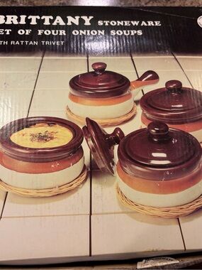 Vintage Brittany Stoneware Onion Soup Bowls with Rattan Trivets - Set of 4
